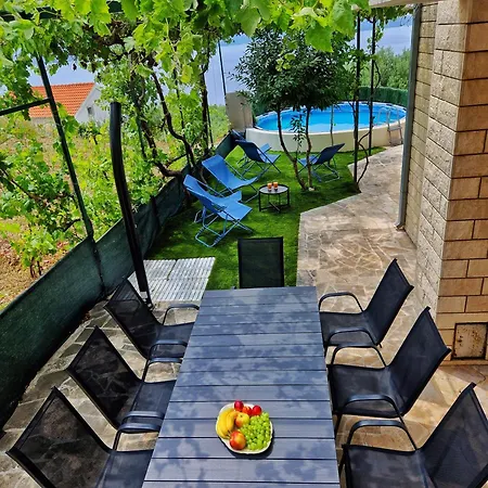 Omindula Casa vacanze Jesenice (Split-Dalmatia)