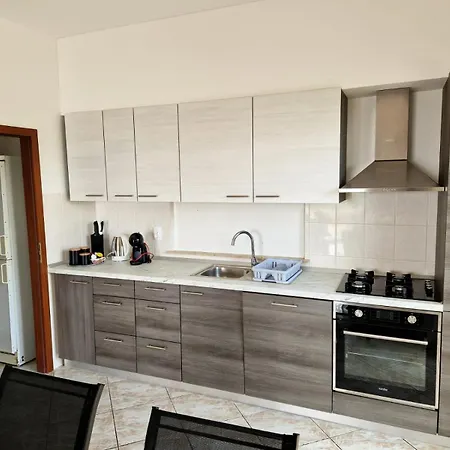 Omindula * Jesenice (Split-Dalmatia)