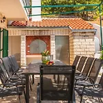 Omindula Vakantiehuis Jesenice (Split-Dalmatia)