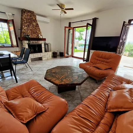 Omindula Vakantiehuis Jesenice (Split-Dalmatia)